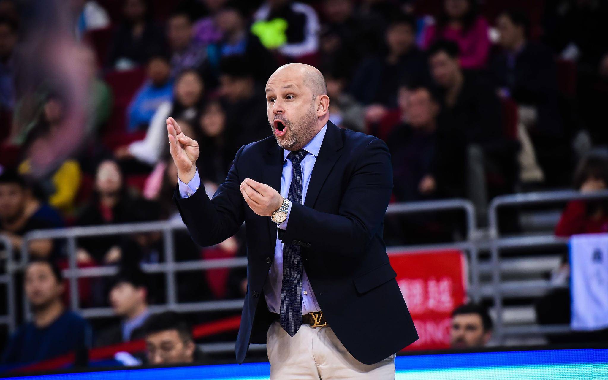 包含重磅！转会期奥兰多魔术战术微调里尔集结日内部沟通，浙江稠州外线爆发备战英超的词条