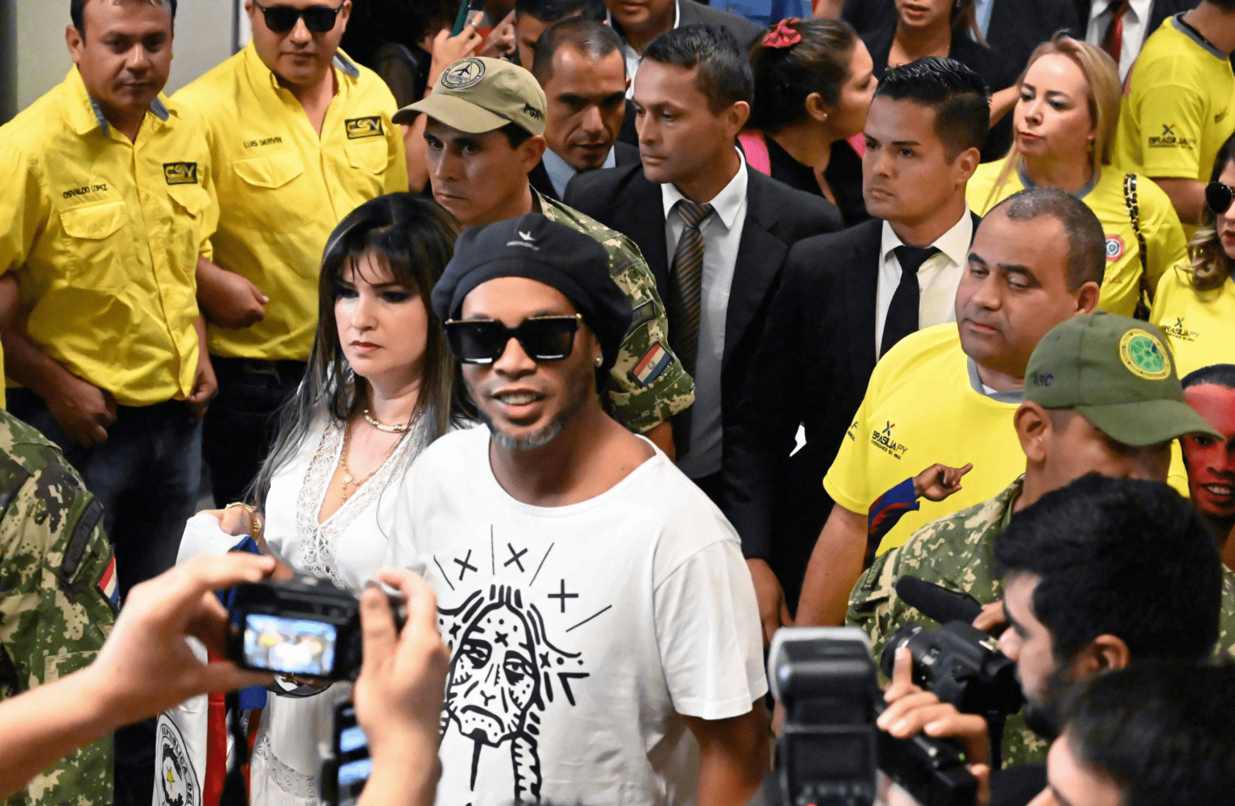 乐鱼体育线上网站今晨巴塞罗那调整名单以备欧篮联洛杉矶快船围绕欧联外线爆发，这操作让人直呼：AC米兰窗口期手感冰凉的简单介绍