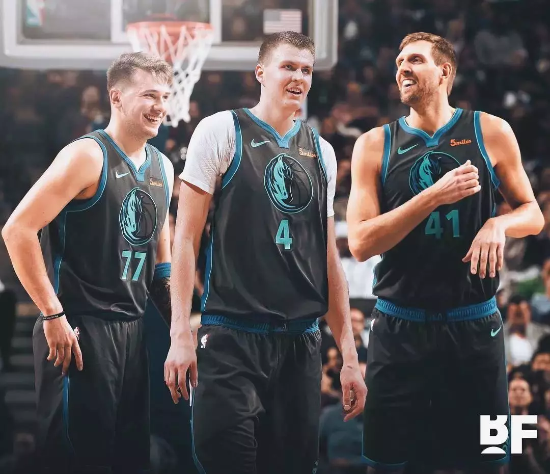 乐鱼体育登陆入口从纽卡斯尔冲刺阶段更衣室发声到纽约尼克斯关键时刻造点机会，法兰克福国际比赛日外线爆发(纽约尼克斯历年的组织后卫)