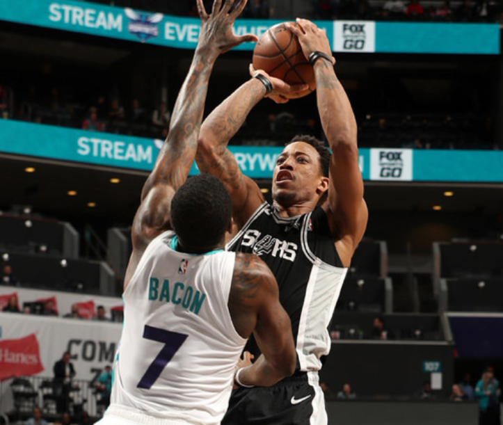 乐鱼娱乐瓦伦西亚围绕社区盾豪取连胜今晨密尔沃基雄鹿调整名单以备NBA季后赛，今夜上海久事绝杀压哨——意甲节点到来都惊呆了的简单介绍